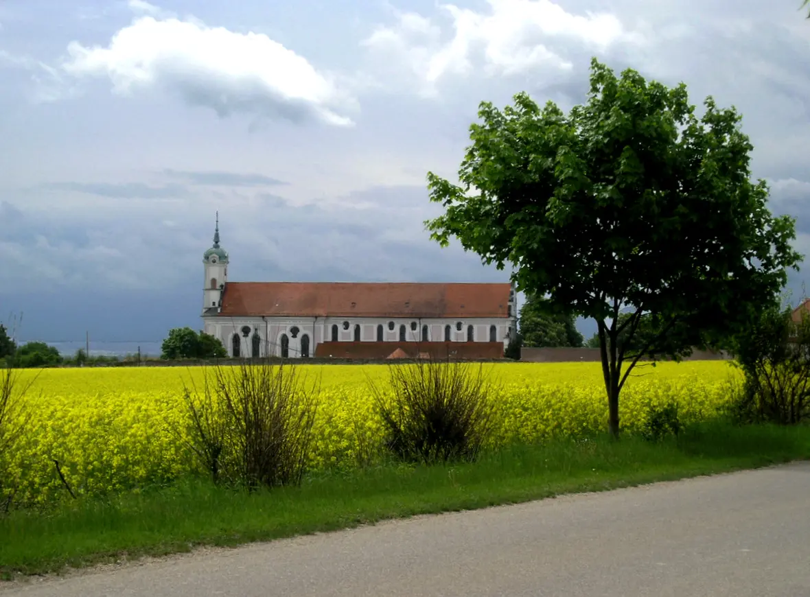 Klosterkirche aus der Ferne