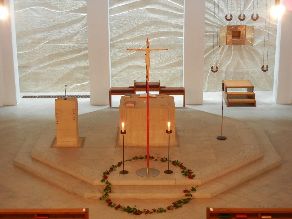 Altar Kirche Christus unser Leben