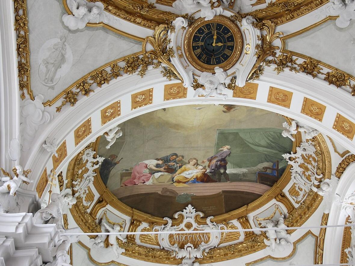 Deckengemälde im Hauptschiff
